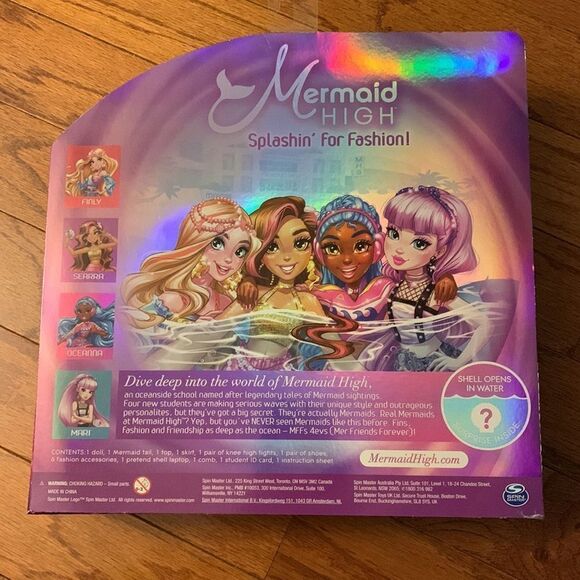 Mermaid High Sears Doll with removable tail, clothes & accessories - Picture 3 of 5